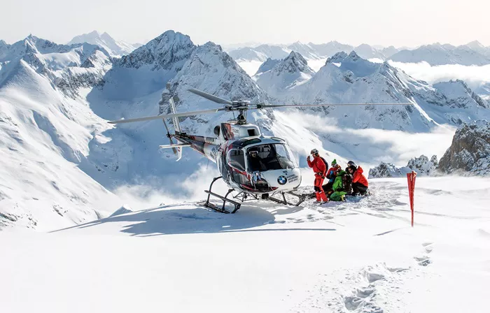 Heli-Skiing